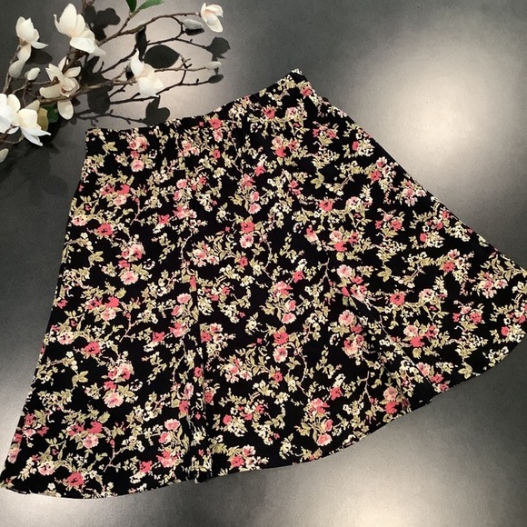 Vintage 90’s Floral Rayon Sleeveless Button Front Vest Top & Skirt Set Granite - Picture 9 of 12